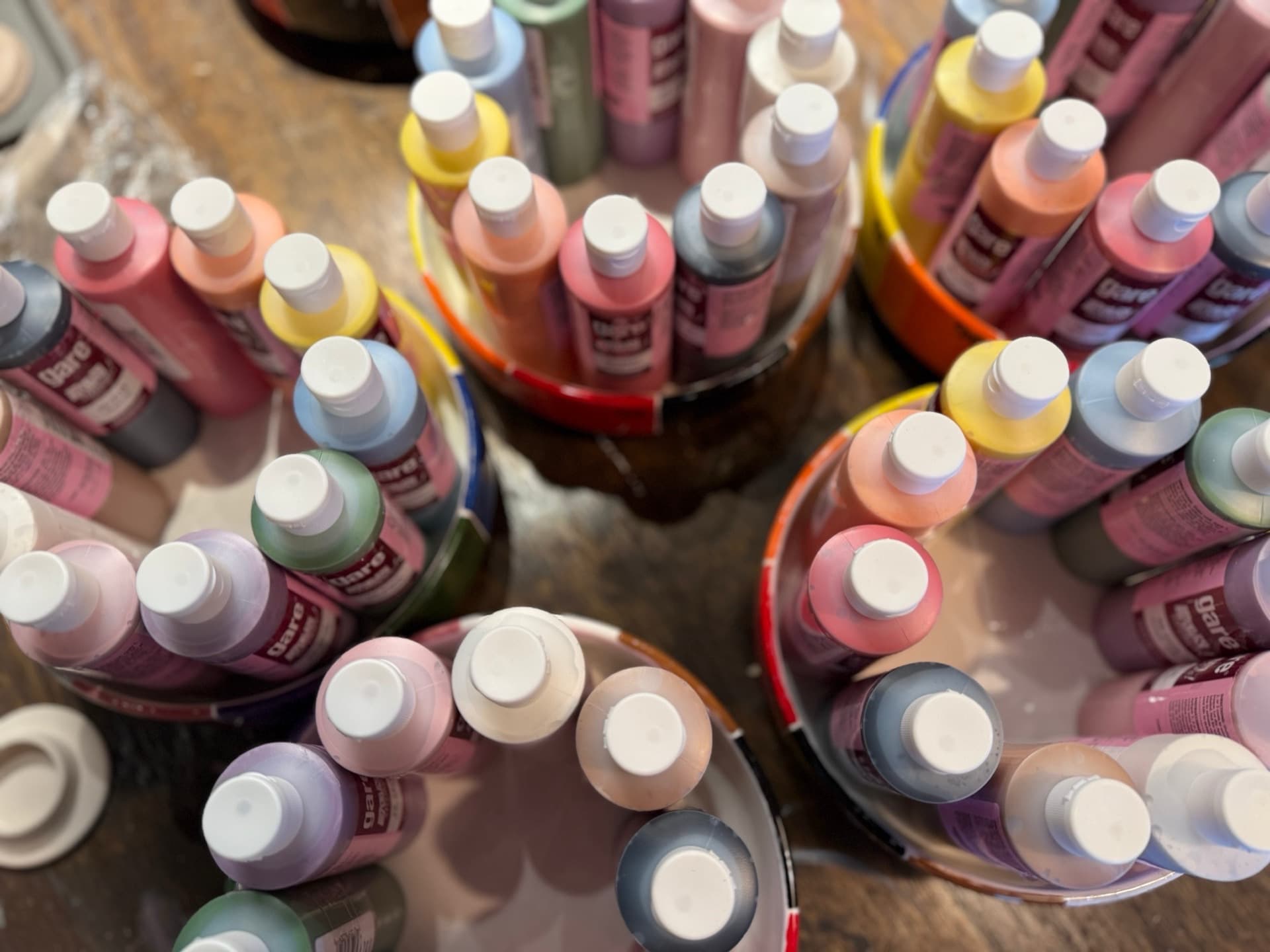 So many color options — how do you even choose? 🎨